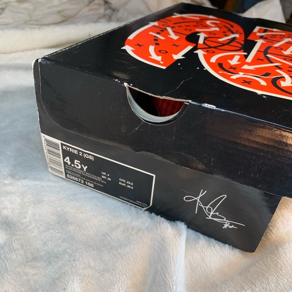 Kyrie Irving - Picture 7 of 7